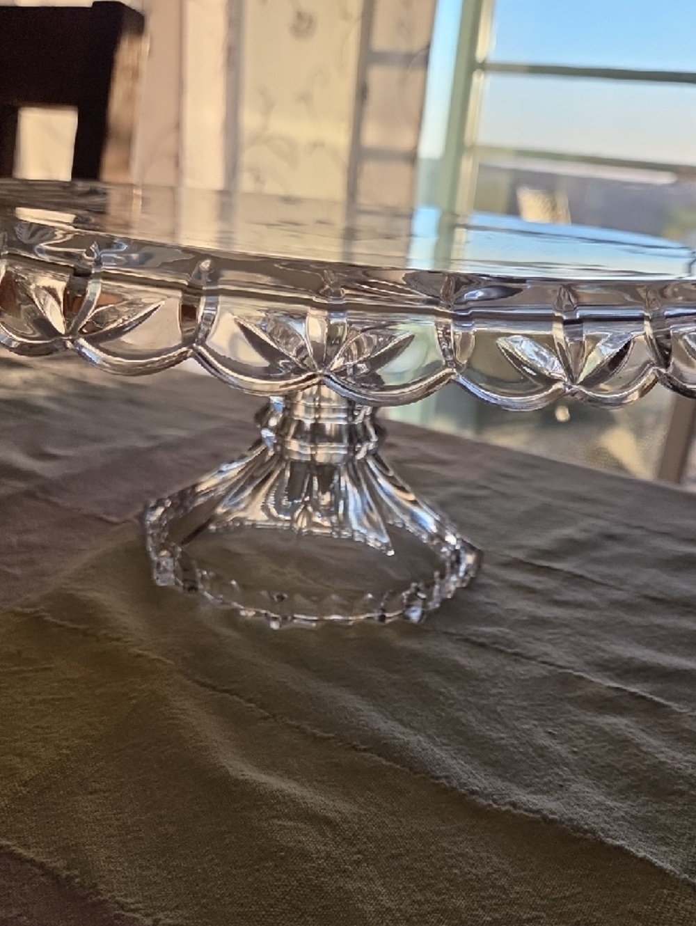 Mikasa Kaleidoscope Crystal Pedestal Cake Plate - Picture 3 of 4
